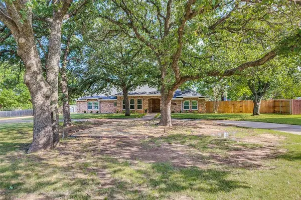 2502 Hillside Court, Southlake, TX 76092