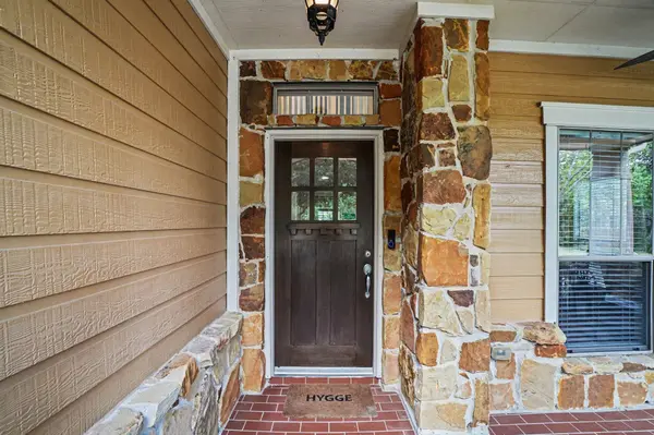 62 W Tapestry Park CIR, The Woodlands, TX 77381