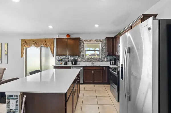 630 Citrus Isle Blvd, Davenport, FL 33837-7707