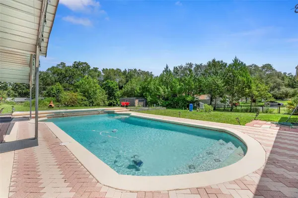 25039 ADAIR AVE, Sorrento, FL 32776