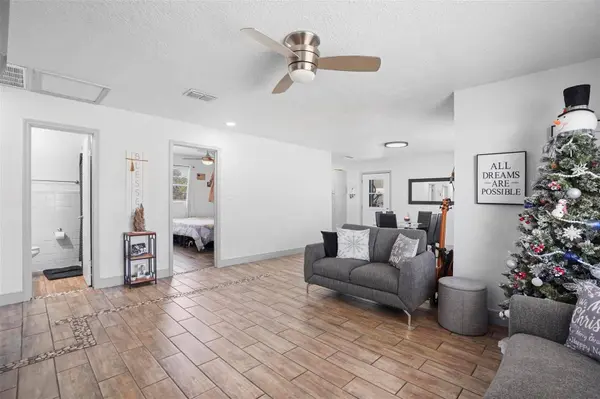 1 E PALM ST, Davenport, FL 33837