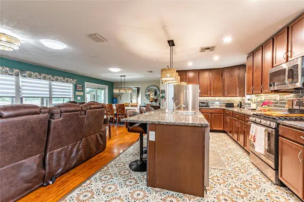 5233 HILL DR, Zephyrhills, FL 33542