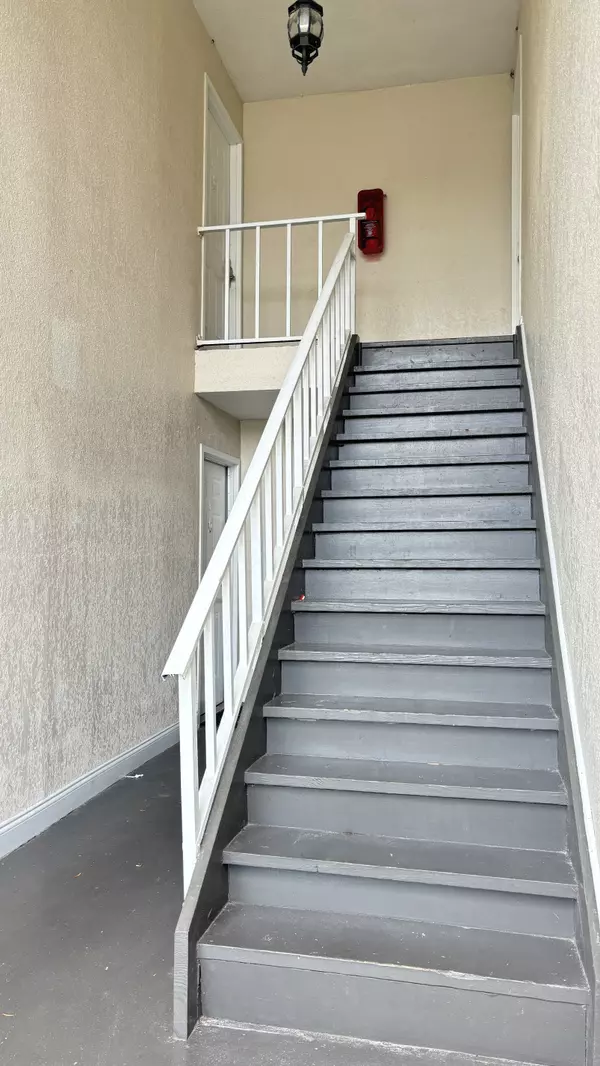 Orlando, FL 32809-7118,860 Sky Lake Cir ##c