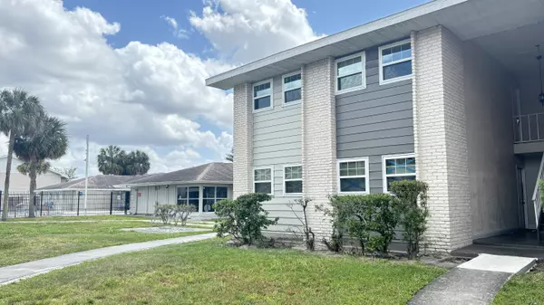 Orlando, FL 32809-7118,860 Sky Lake Cir ##c