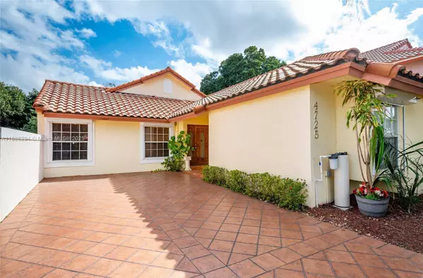 4725 NW 103rd Ct, Doral, FL 33178