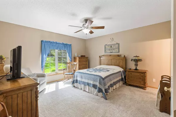 20446 Cypress DR, Farmington, MN 55024