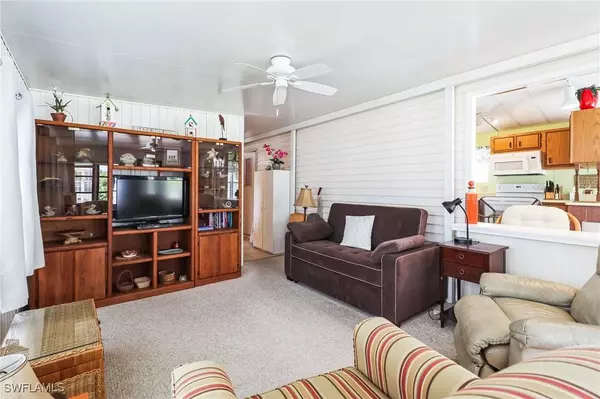 3213 Debbie LN, Bonita Springs, FL 34134