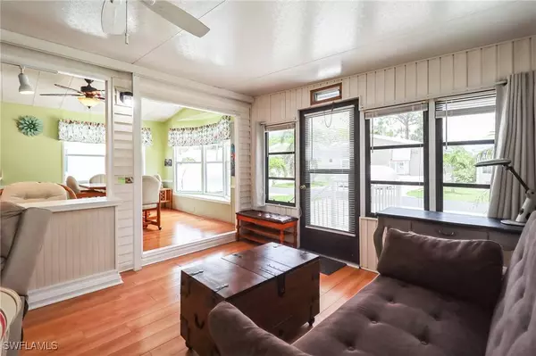 3213 Debbie LN, Bonita Springs, FL 34134