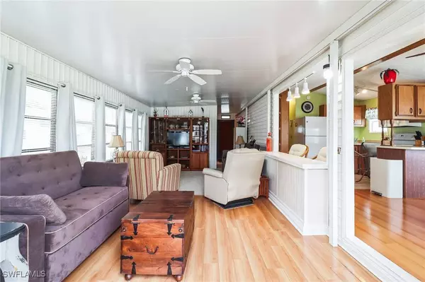 3213 Debbie LN, Bonita Springs, FL 34134