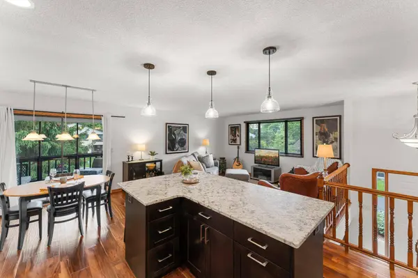 5605 Donegal DR, Shoreview, MN 55126