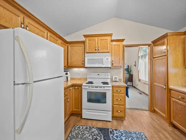 2317 Cleveland LN S, Cambridge, MN 55008
