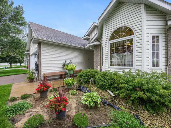 2317 Cleveland LN S, Cambridge, MN 55008