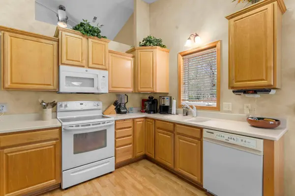 308 Arrowhead DR, Lino Lakes, MN 55014