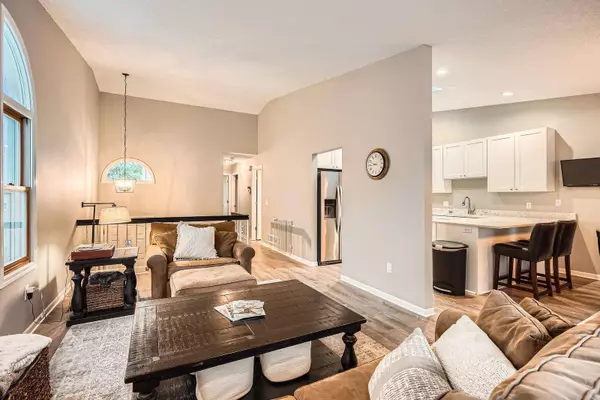 4271 Boulder Ridge PT, Eagan, MN 55122