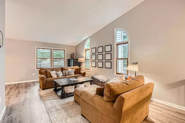4271 Boulder Ridge PT, Eagan, MN 55122