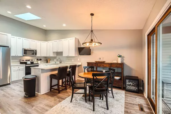 4271 Boulder Ridge PT, Eagan, MN 55122