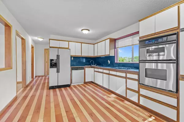 1791 Lois DR, Shoreview, MN 55126