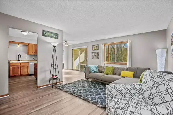 994 Heritage CT E #406, Vadnais Heights, MN 55127