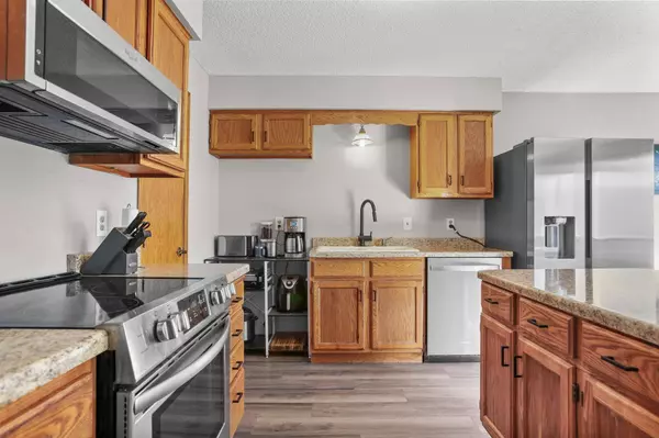 994 Heritage CT E #406, Vadnais Heights, MN 55127