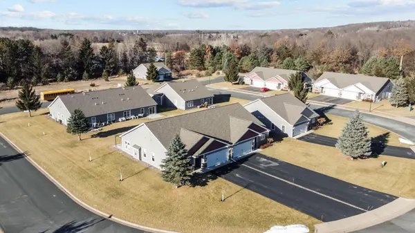 719 Hilltop DR, Taylors Falls, MN 55084