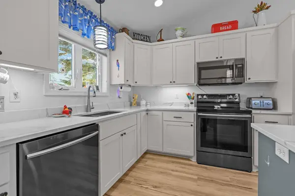 719 Hilltop DR, Taylors Falls, MN 55084