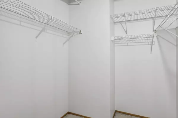 78 10th ST E #901, Saint Paul, MN 55101