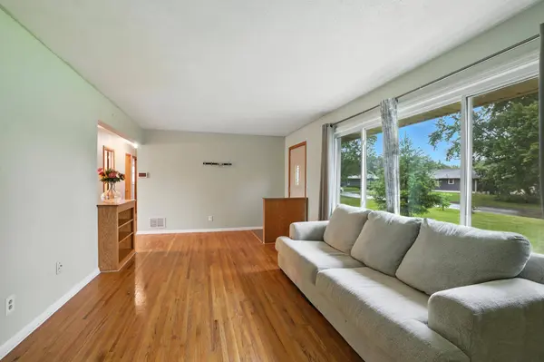 11940 Noon DR, Dayton, MN 55327