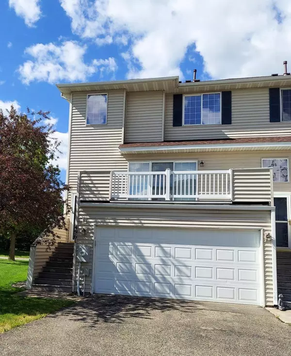 4961 Grenwich AVE N, Oakdale, MN 55128