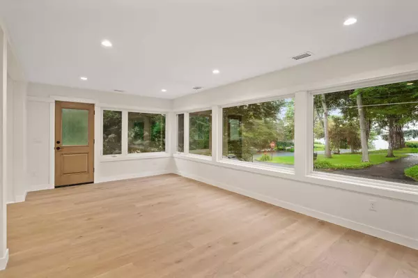 2022 Lake RD, Minnetonka Beach, MN 55391