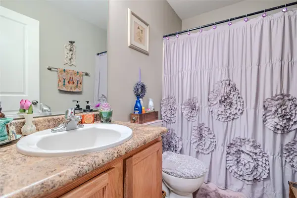 15231 Greenbelt Drive, Urbandale, IA 50323