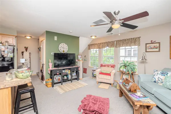 15231 Greenbelt Drive, Urbandale, IA 50323