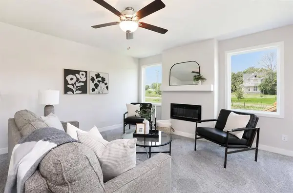 706 NE Oak Ridge Drive, Ankeny, IA 50021