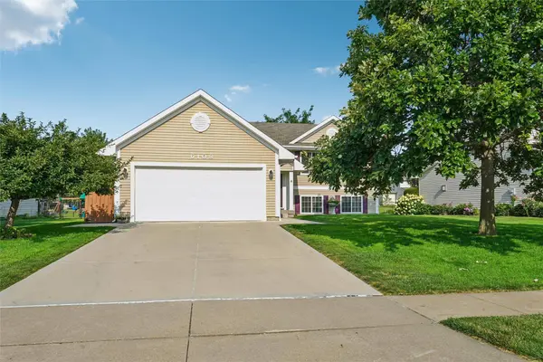 6108 NW 49th Street, Johnston, IA 50131
