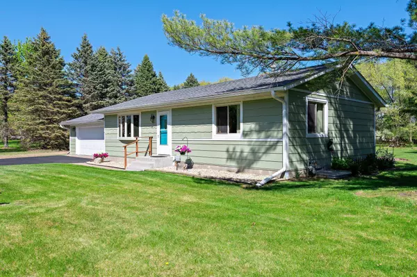 7830 Country LN, Lino Lakes, MN 55014