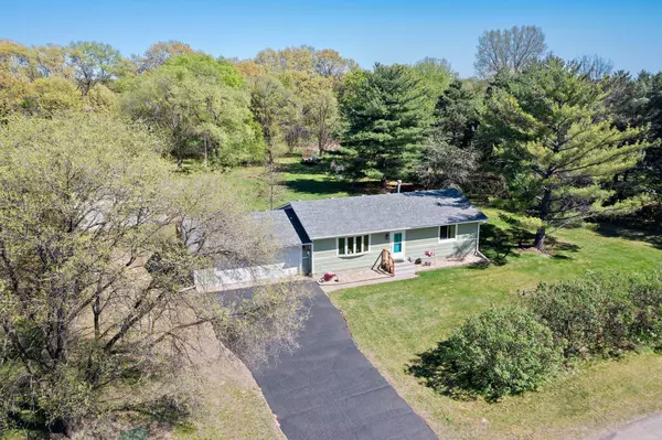 7830 Country LN, Lino Lakes, MN 55014