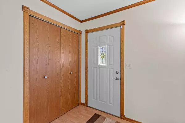 7830 Country LN, Lino Lakes, MN 55014