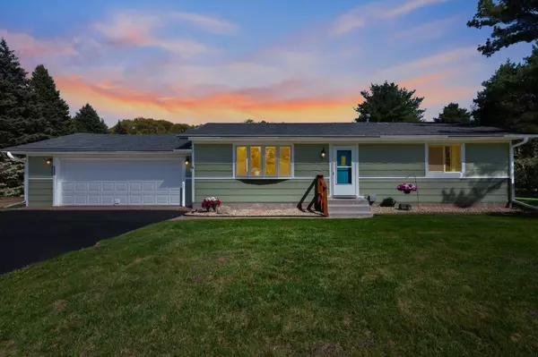 7830 Country LN, Lino Lakes, MN 55014