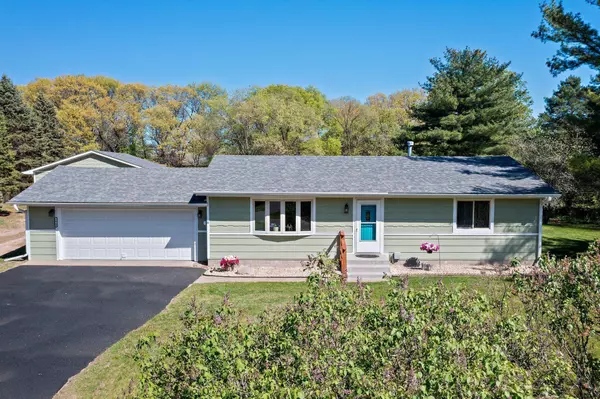 7830 Country LN, Lino Lakes, MN 55014