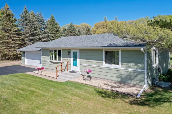 7830 Country LN, Lino Lakes, MN 55014
