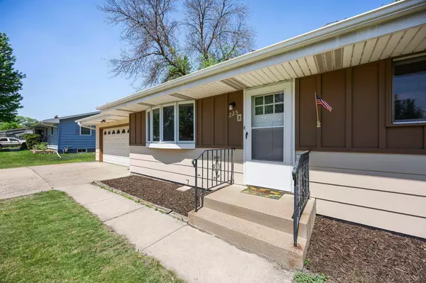 225 103rd AVE NW, Coon Rapids, MN 55448