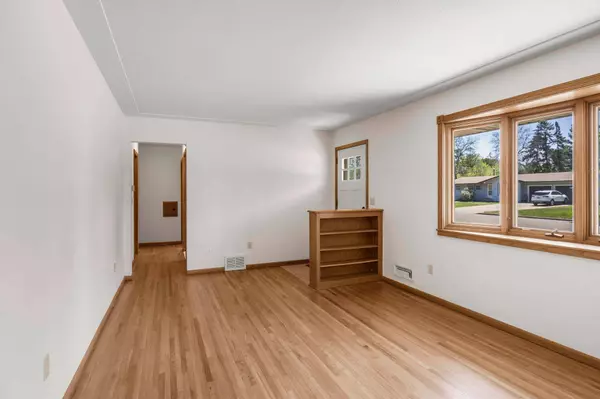 225 103rd AVE NW, Coon Rapids, MN 55448