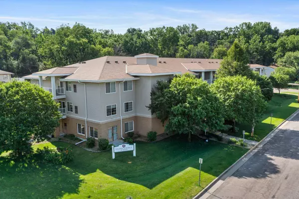 1600 Arundel ST #211, Saint Paul, MN 55117