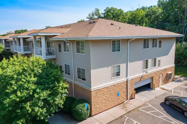 1600 Arundel ST #211, Saint Paul, MN 55117