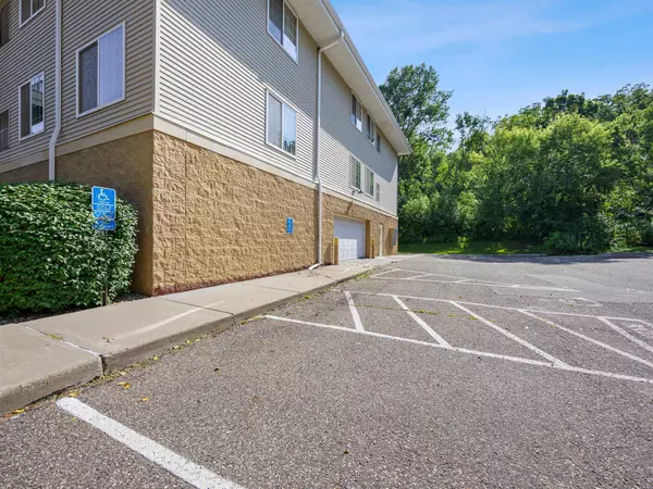 1600 Arundel ST #211, Saint Paul, MN 55117