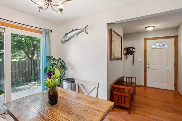 1481 Woodview AVE E, Eagan, MN 55122