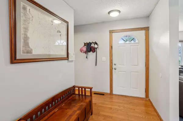 1481 Woodview AVE E, Eagan, MN 55122