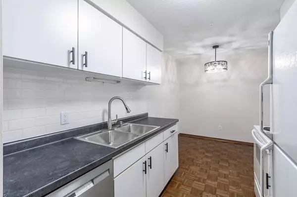 7316 W 22nd ST #109, Saint Louis Park, MN 55426