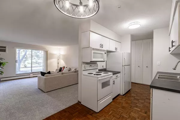 7316 W 22nd ST #109, Saint Louis Park, MN 55426