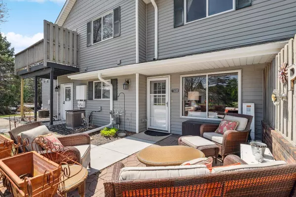 7680 13th ST N, Oakdale, MN 55128