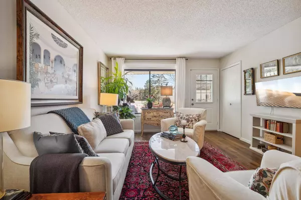 7680 13th ST N, Oakdale, MN 55128